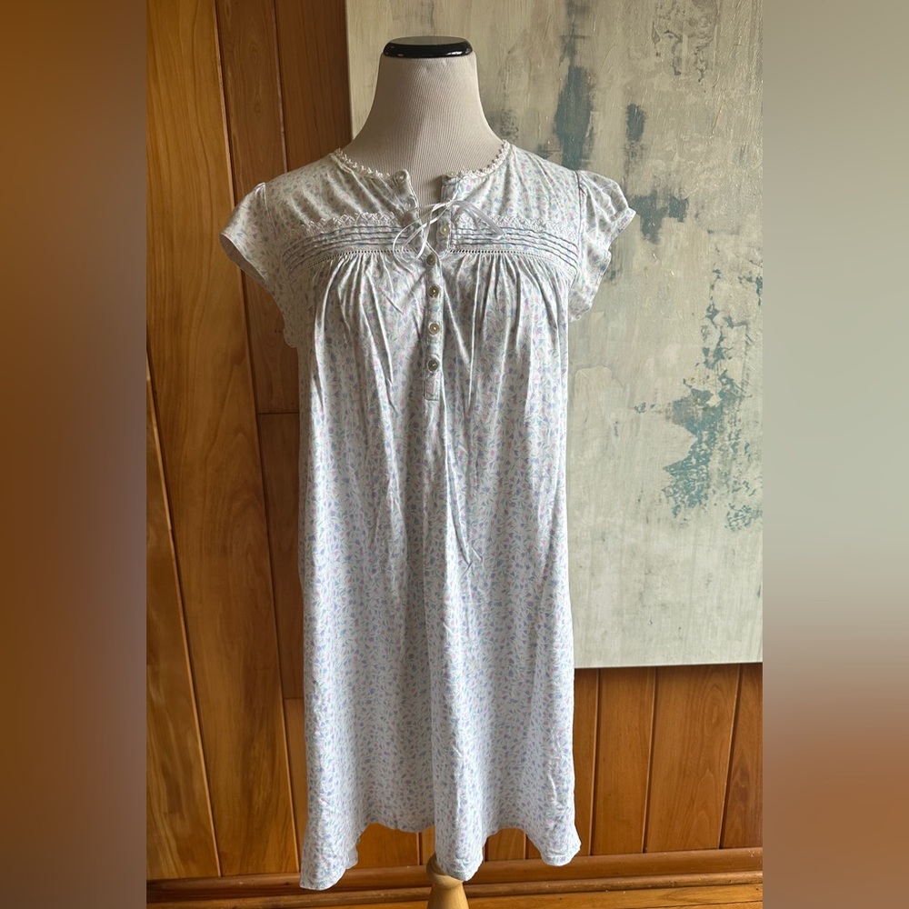 Eileen West Floral Print Women's Small Nightgown! 100% Cotton. Spring / Summer